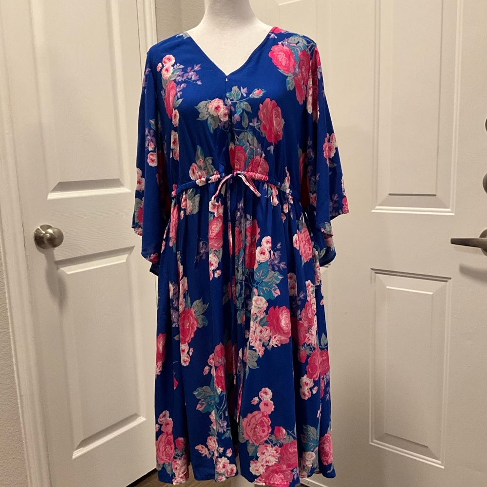 Torrid Floral Blue Mini Challis Skater Dress with V-neck & Bell sleeves. Size 2X